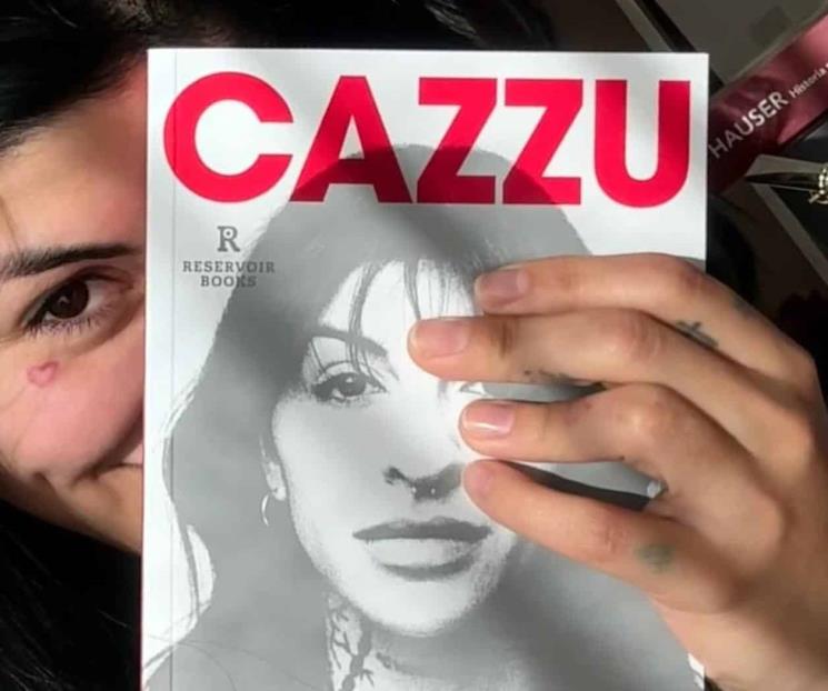 Debuta Cazzu como escritora en Argentina Debuta Cazzu como escritora en Argentina