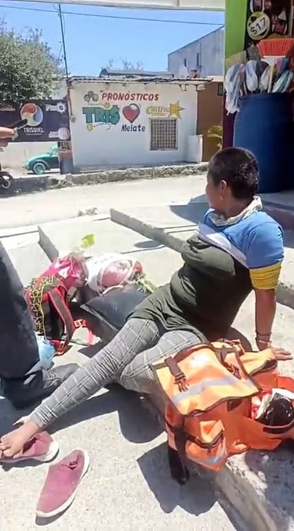 El reporte de una mujer inconsciente frente a un negocio de frutas ubicado en el municipio de Montemorelos, provocó una intensa movilización policiaca al pensar que se encontraba sin vida.
