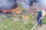 Queman llantas y ocasionan incendio forestal