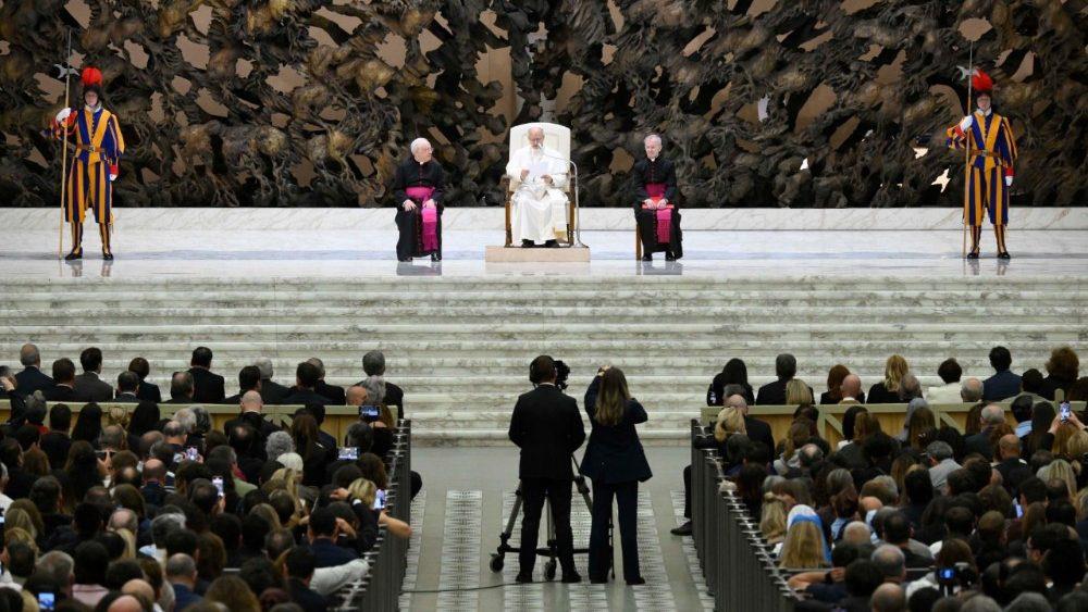 Papa León XIV defiende libertad de expresión Papa León XIV defiende libertad de expresión