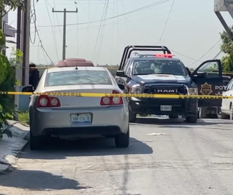 Hallan a hombre sin vida sobre una calle en Juárez Hallan a hombre sin vida sobre una calle en Juárez