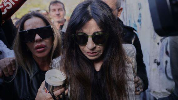 Explota contra médicos la hija de Maradona Explota contra médicos la hija de Maradona