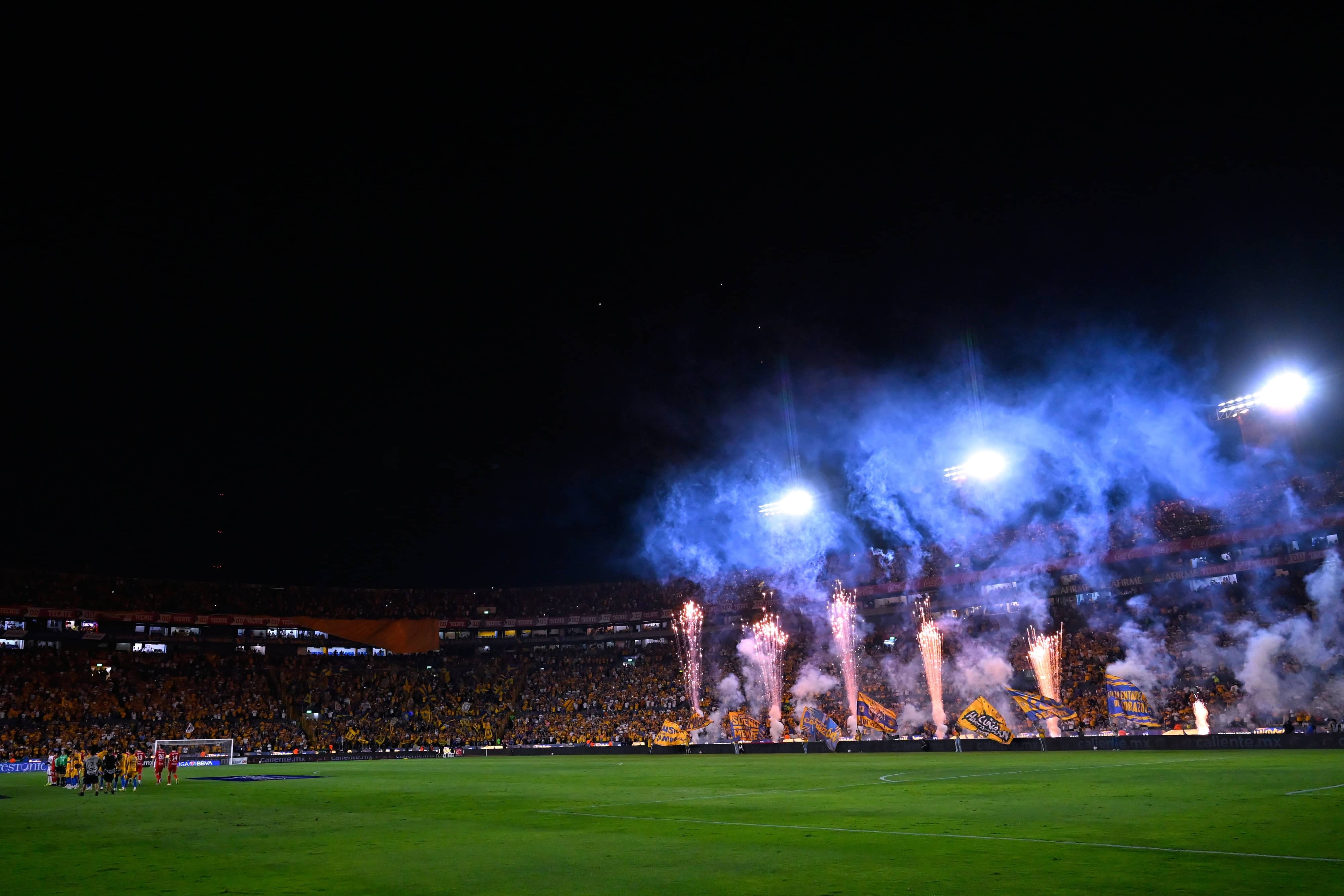 Estadio Universitario.