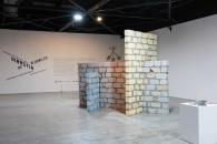 Cuestiona normas de arquitectura con la expo "Dinastía de albañiles Cuestiona normas de arquitectura con la expo "Dinastía de albañiles