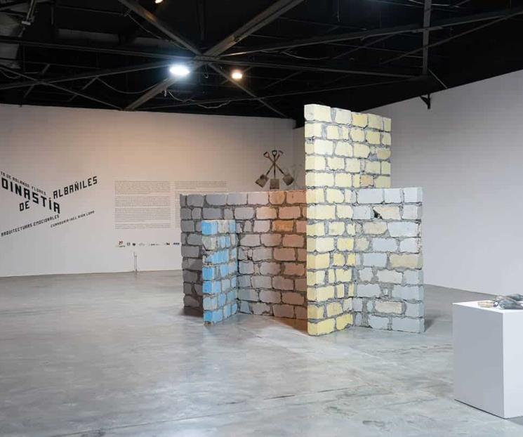 Cuestiona normas de arquitectura con la expo "Dinastía de albañiles Cuestiona normas de arquitectura con la expo "Dinastía de albañiles