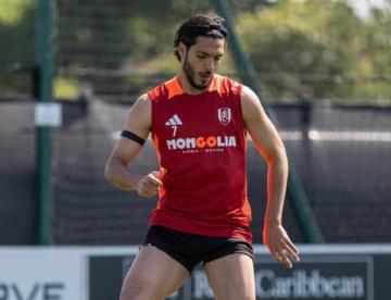 Renueva Raúl Jiménez con el Fulham hasta el 2026