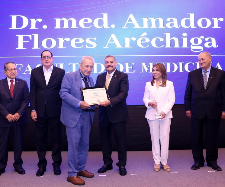 Reconoce UANL a docentes con una trayectoria ejemplar Reconoce UANL a docentes con una trayectoria ejemplar