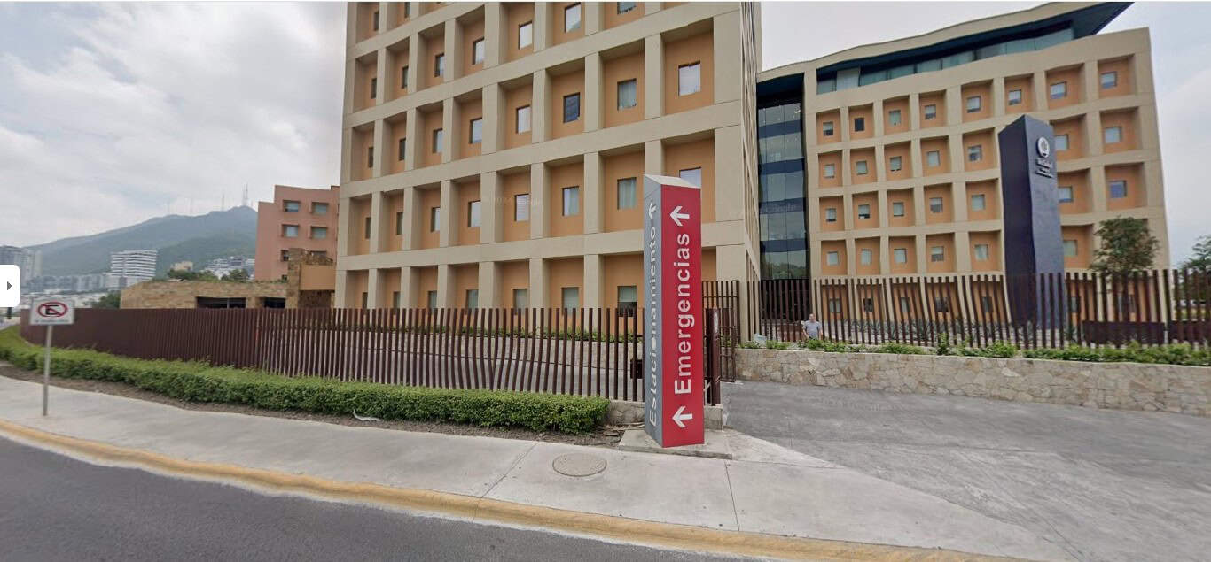 Las altas temperaturas que se dejaron sentir en la zona metropolitana, estuvieron a punto de cobrar la vida de una menor de siete meses, que, por negligencia, fue dejado por su madre dentro de un vehículo con los vidrios cerrados en esta ciudad.