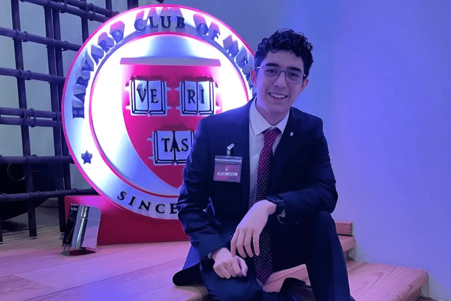 Curiosidad sin límites: alumno de PrepaTec gana premio de Harvard Curiosidad sin límites: alumno de PrepaTec gana premio de Harvard