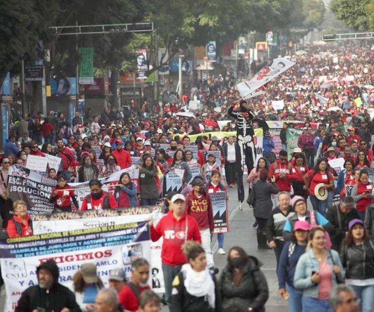Rechazan maestros de la CNTE aumento salarial del 9% Rechazan maestros de la CNTE aumento salarial del 9%