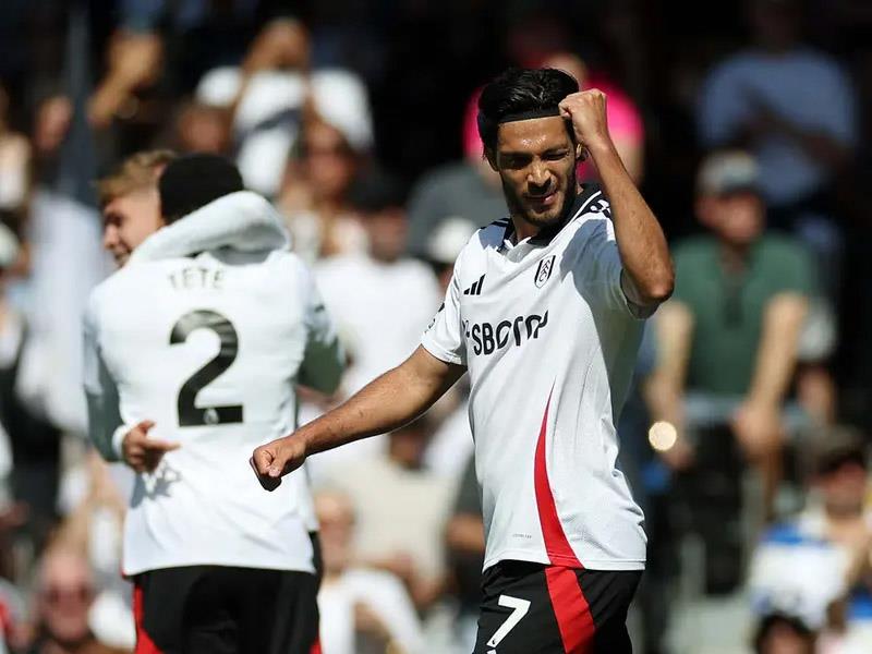 Renueva Raúl Jiménez con Fulham Renueva Raúl Jiménez con Fulham