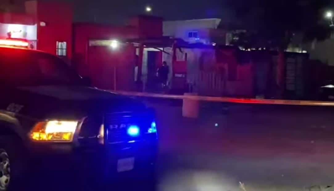 Maniatado, desnudo y con diversas huellas de violencia, fue encontrado el cadáver de un hombre dentro de su domicilio, ayer en el municipio de Juárez.