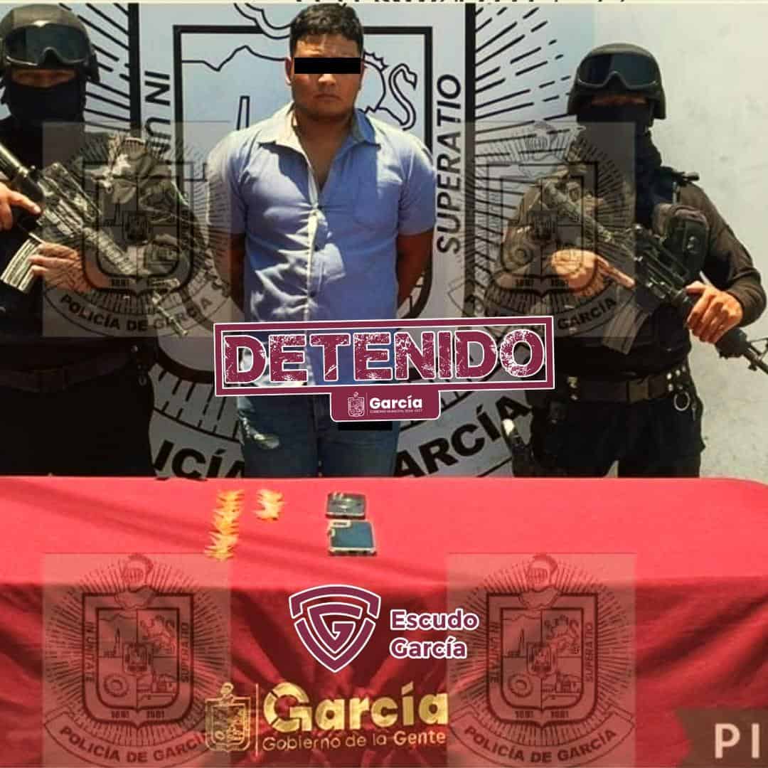 Como parte de las acciones de inteligencia y vigilancia permanente de la estrategia Escudo García, elementos de la Policía Preventiva Municipal lograron la detención de un sujeto identificado como Julián "N", alias "El Moreno", por su presunta implicación en delitos contra la salud.