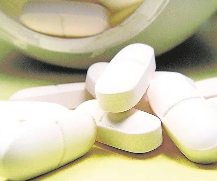 Existe 40% de contratos pendientes en compra consolidada de medicina