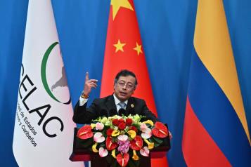 Solicita Petro ingreso de Colombia al banco de los BRICS