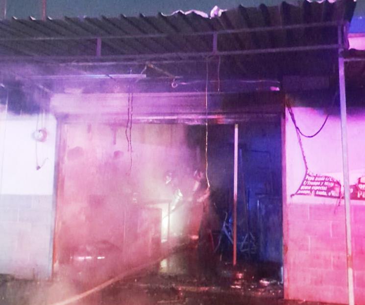 Se incendia negocio de tacos Se incendia negocio de tacos