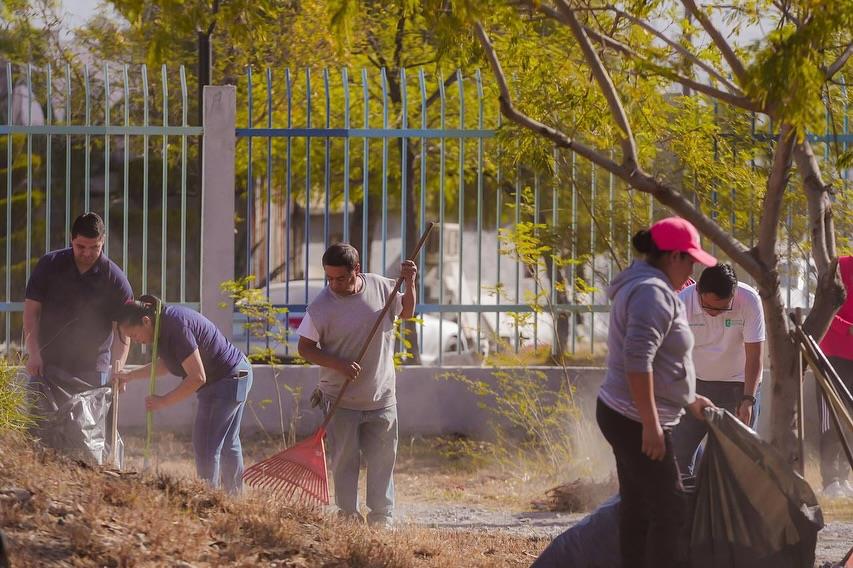 Rehabilitan 277 plazas públicas en SC Rehabilitan 277 plazas públicas en SC
