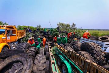 Suspenden tiradero de llantas en Cadereyta
