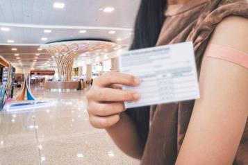 Niega Ecuador entrada a 23  sin certificado de vacunación