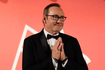 Regresar&aacute; Kevin Spacey a la televisi&oacute;n con nueva serie Minimarket