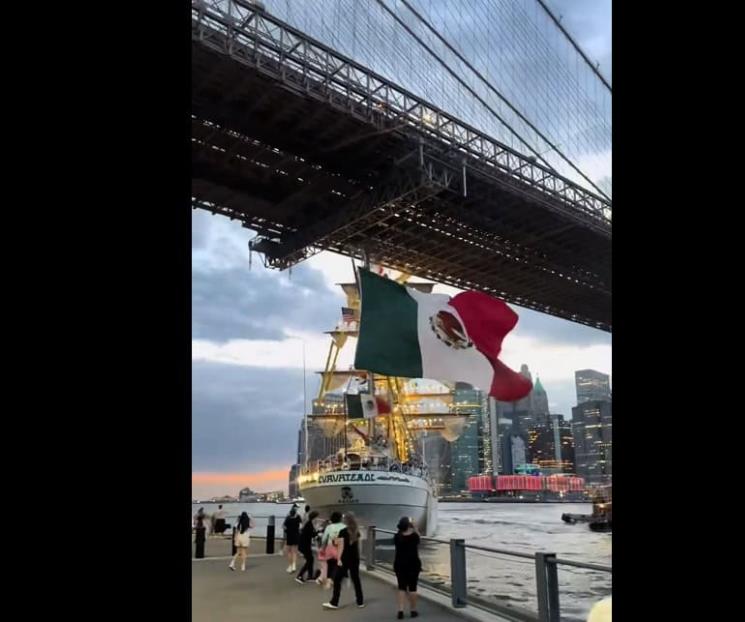 Momento exacto del choque del Buque Cuauhtémoc en Nueva York Momento exacto del choque del Buque Cuauhtémoc en Nueva York