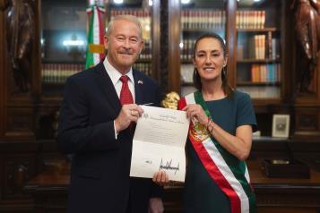 Recibe Sheinbaum cartas credenciales del nuevo Embajador de EU