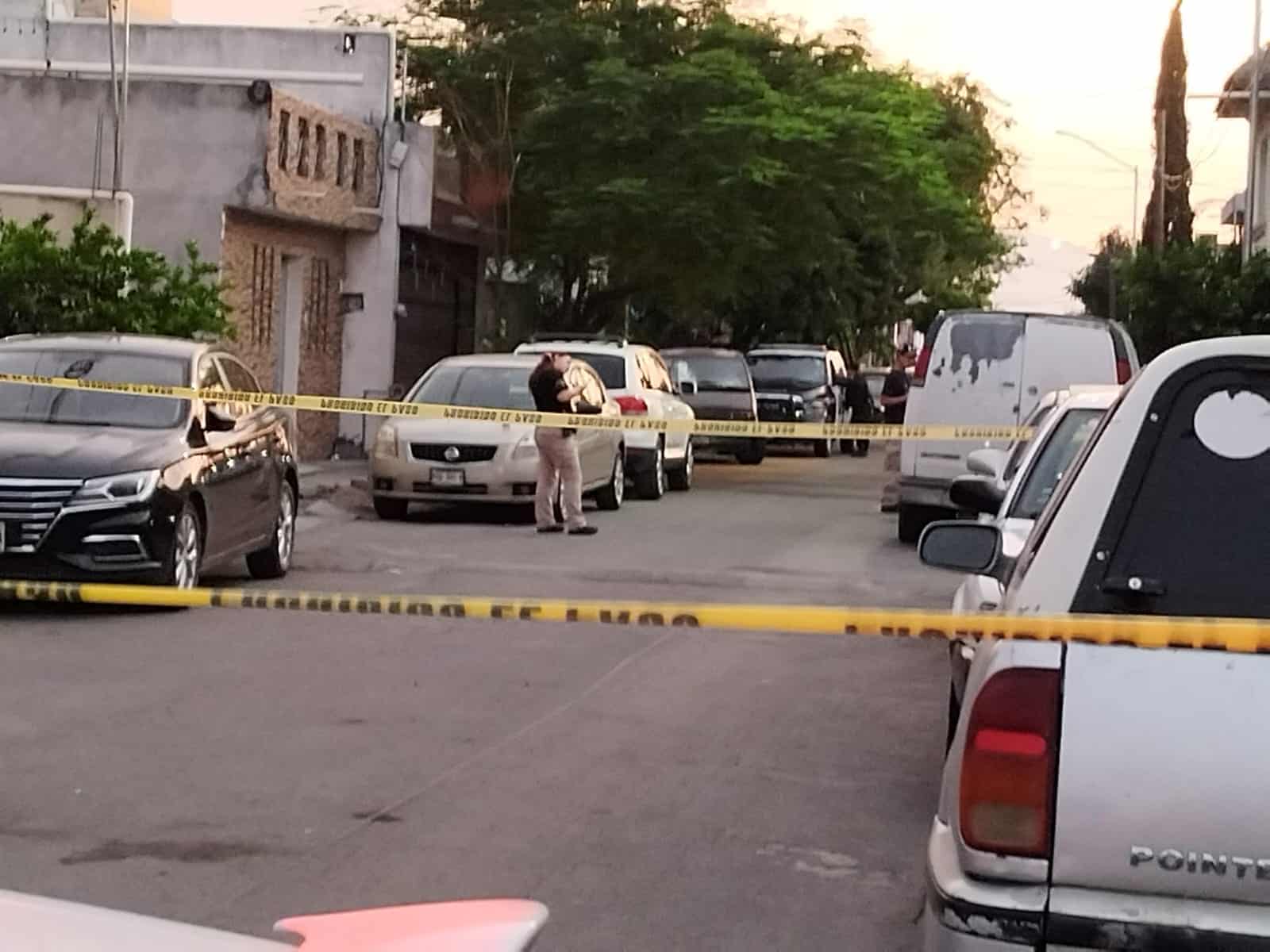 Una mujer fue asesinada a cuchillas y un amigo de ella resultó herido, al ser atacados por la pareja sentimental de la femenina, en Apodaca.