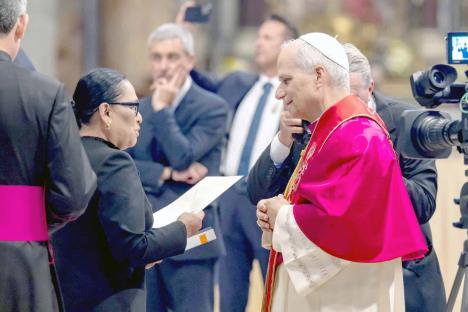 Entrega Segob invitación a Papa León XIV para que visite México