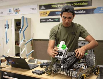 ¡Histórico! Alumno de PrepaTec gana premio y va a mundial robótico