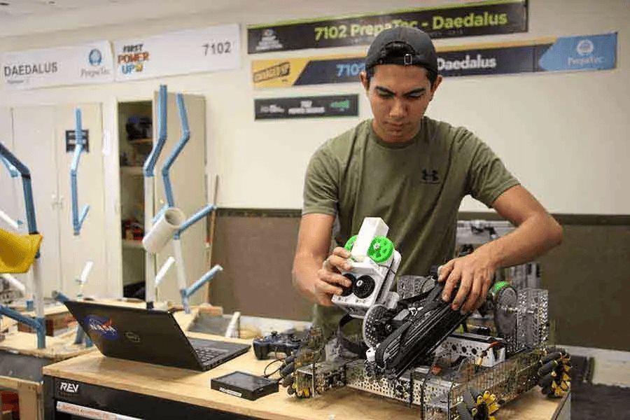 ¡Histórico! Alumno de PrepaTec gana premio y va a mundial robótico ¡Histórico! Alumno de PrepaTec gana premio y va a mundial robótico