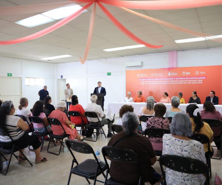 Firma DIF Nuevo León convenio con el INEA Firma DIF Nuevo León convenio con el INEA