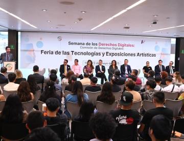 Llevan ‘NLÍNEA’ al Senado de la República