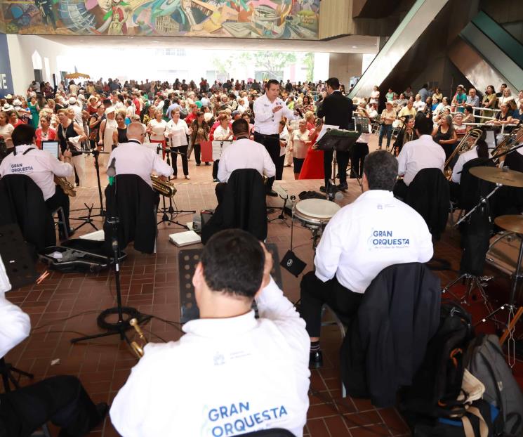 Conmemora Monterrey 45 años de la Gran Orquesta de la ciudad Conmemora Monterrey 45 años de la Gran Orquesta de la ciudad