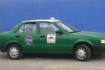 Roba taxi; lo detienen
