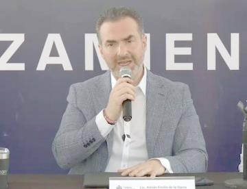 Dice Adrián que no es tiempo de pensar en la gubernatura