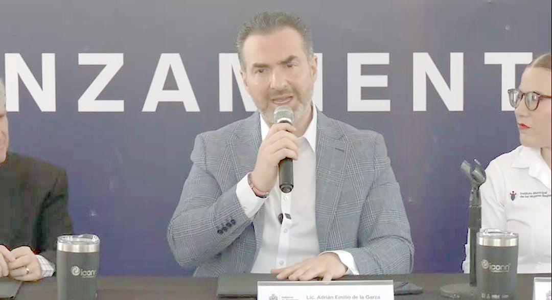 Dice Adrián que no es tiempo de pensar en la gubernatura Dice Adrián que no es tiempo de pensar en la gubernatura