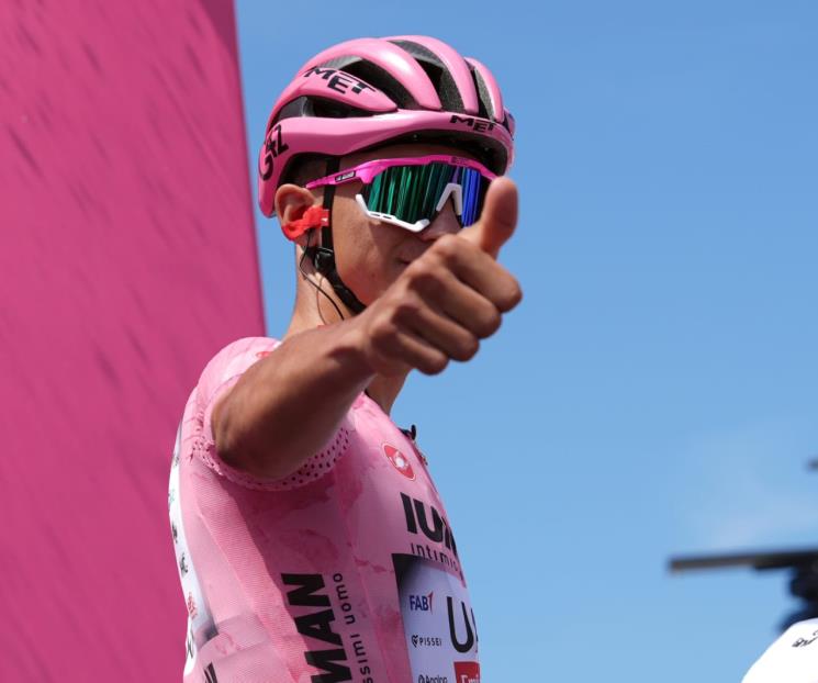Sigue líder Isaac del Toro en Giro de Italia tras etapa 11 Sigue líder Isaac del Toro en Giro de Italia tras etapa 11