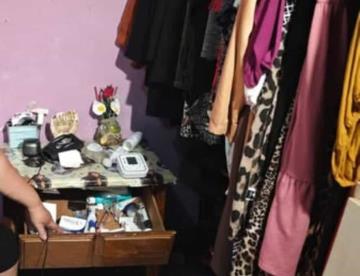 Duermen a familia para robarla