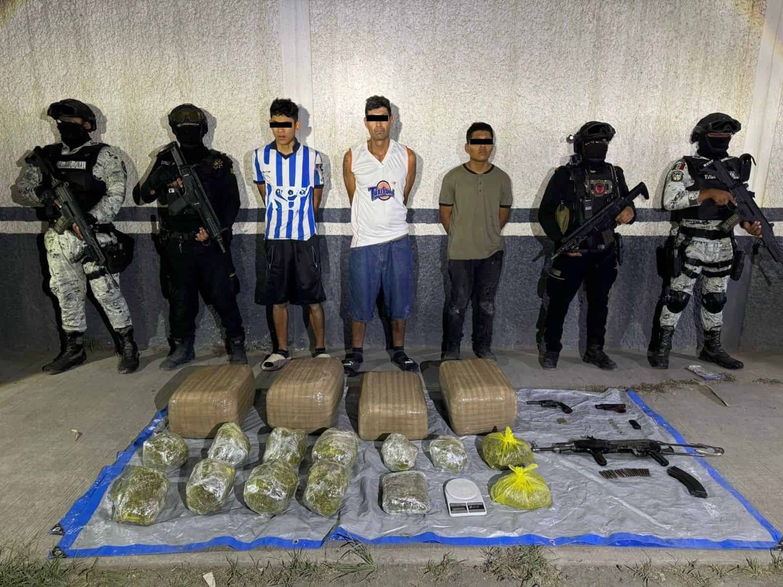 Elementos del Grupo de Coordinación Metropolitana realizó el arresto de tres hombres considerados como generadores de violencia, al norte del municipio de Monterrey.