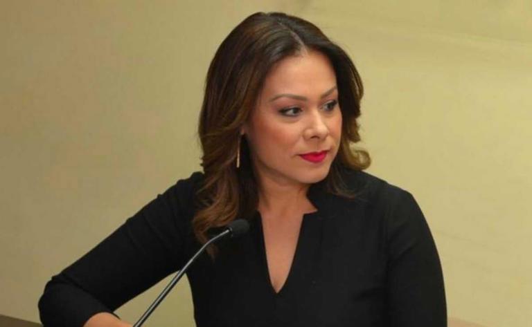Denuncian intento de censura de candidata en elección Denuncian intento de censura de candidata en elección
