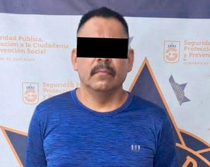 Amenaza con pistola a su esposa e hijo Amenaza con pistola a su esposa e hijo
