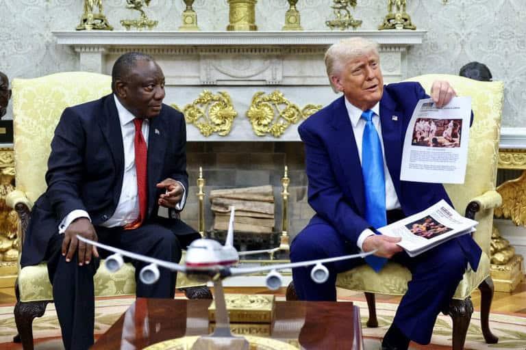 Acusa Trump genocidio contra personas blancas Acusa Trump genocidio contra personas blancas