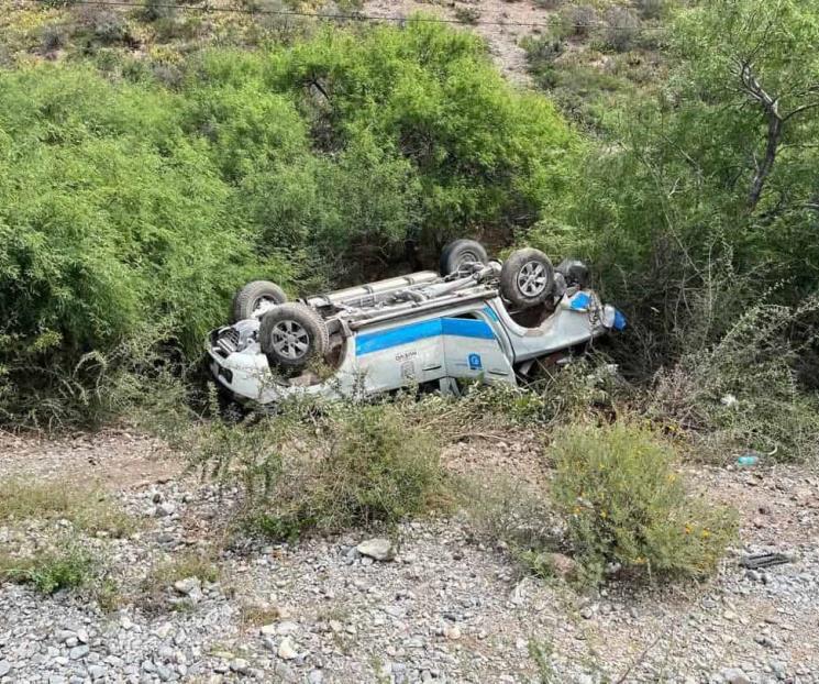 Deja volcadura cinco lesionados en Aramberri Deja volcadura cinco lesionados en Aramberri