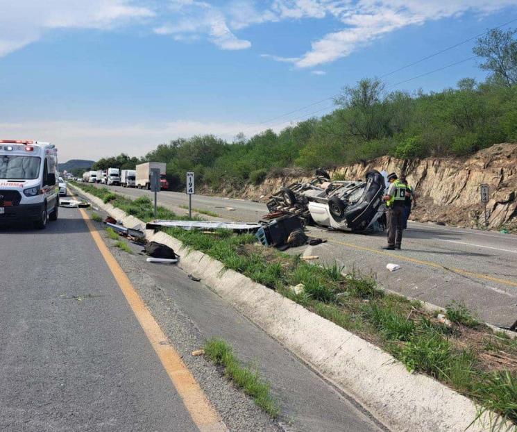 Deja choque frontal 5 heridos y 1 muerto en la Carretera Nacional Deja choque frontal 5 heridos y 1 muerto en la Carretera Nacional