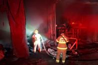 Arde fábrica en Apodaca Arde fábrica en Apodaca