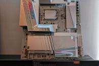 GIGABYTE apuesta por memorias CAMM2 en su placa base más avanzada