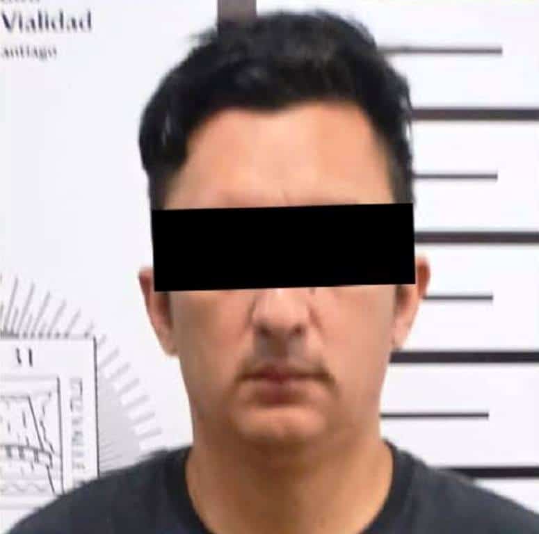 Tras un reporte recibido en el Centro de Inteligencia para la Vigilancia de Santiago, elementos de la Secretaría de Seguridad Pública y Vialidad de este municipio detuvieron a un hombre por el presunto delito de Violencia Familiar.