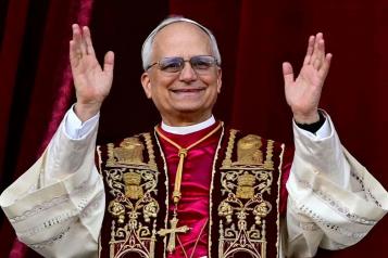 Papa León XIV toma posesión como obispo en Roma