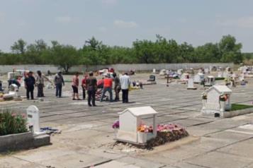 Cae hombre a tumba en panteón de Marín