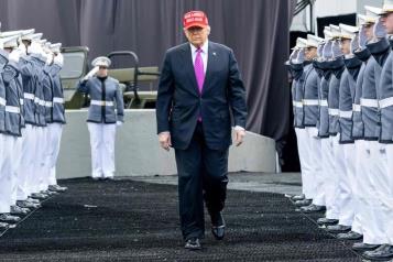 Proclama Trump haber liberado al ejército de EU